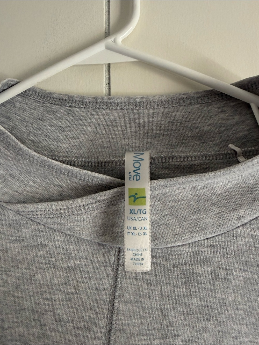 Cross neck pullover - Picture 3 of 3